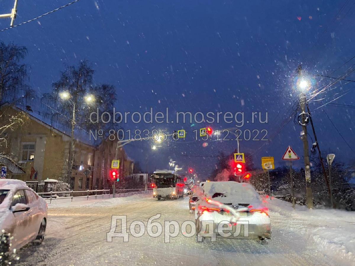 В деревне Покровское в дополнение к существующему установили новый светофор  | 23.12.2022 | Истра - БезФормата